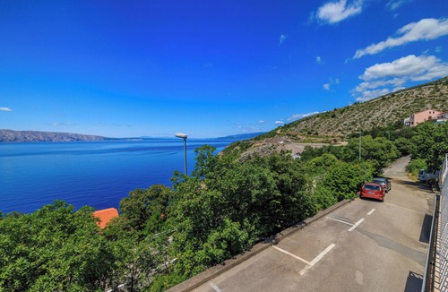 Vratarusa Apartment | Apartments Jasna (64261-A2) - Senj
