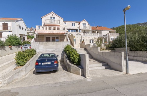 Bol Apartment | Apartments Jerka (42311-A4) - Bol - island Brac