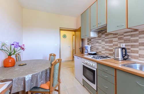 Mirce Apartment | Apartments Jerko - Comfort One Bedroom Apartment with Terrace