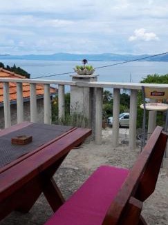 Splitska Apartment | Apartments Kat