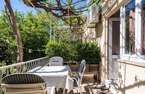 Zavrelje Apartment | Apartments Klis -Studio Apartment with Terrace - 2 (A)