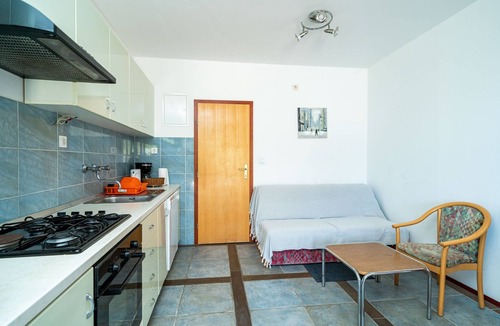 Zavrelje Apartment | Apartments Klis - Three-Bedroom Apartment with Terrace