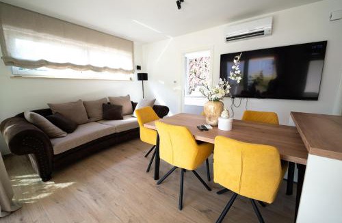 Sezana Apartment | Apartments Kras 24 with Pool