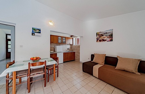 Brna Apartment | Apartments Kuzma - One-Bedroom Apartment with Balcony and Sea View