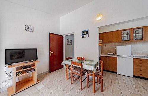 Brna Apartment | Apartments Kuzma - One-Bedroom Apartment with Balcony and Sea View
