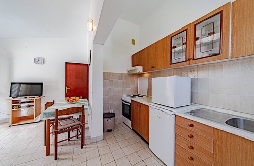 Brna Apartment | Apartments Kuzma - One-Bedroom Apartment with Balcony and Sea View