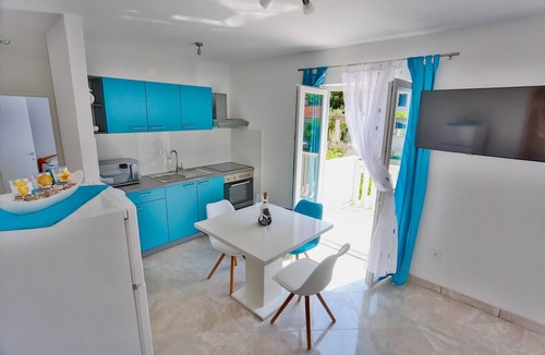 Sutivan Apartment | Apartments Lenka - One Bedroom Apartment with Balcony and garden View A1