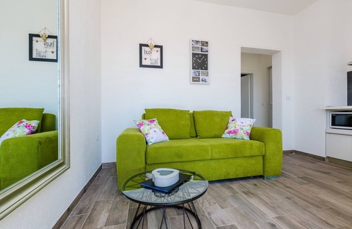 Gruz Apartment | Apartments Life - One Bedroom Apartment with Balcony and Sea View
