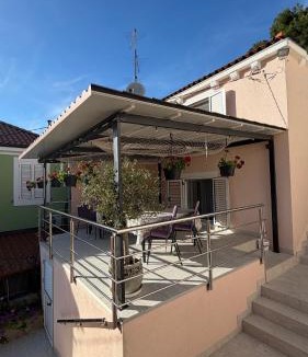 Veli Losinj Apartment | Apartments Ljubica - quiet location, free parking, terrace, 7 min from Rovenska Beach