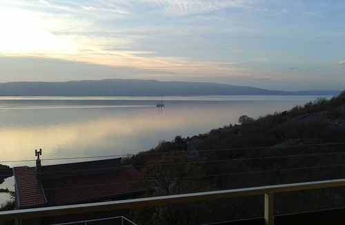 Vratarusa Apartment | Apartments Luka & Leona - Studio Apartment with Terrace Leona