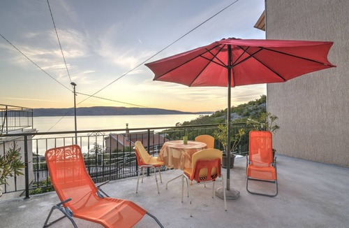 Vratarusa Apartment | Apartments Luka & Leona - Studio Apartment with Terrace Leona