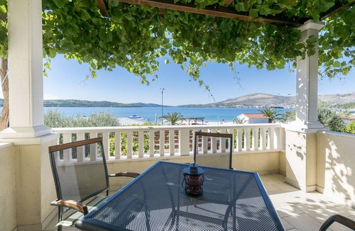 Okrug Gornji Apartment | Apartments Maja (40521-A2) - Okrug Gornji (Ciovo)