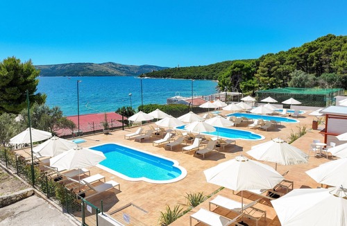 Seget Donji Apartment | Apartments Medena, Seget Donji, Trogir with pools