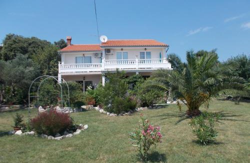 Suha Punta Apartment | Apartments Makaus