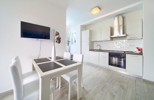 Salatic Apartment | Apartments Mali Nono