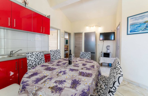 Gorinka Apartment | Apartments Margarita, (13836), Makarska, hr