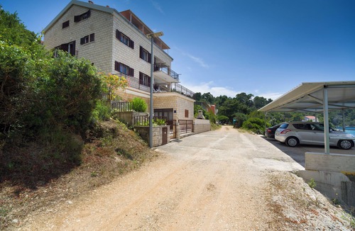 Brna Apartment | Apartments Marija, (13469), Brna, hr