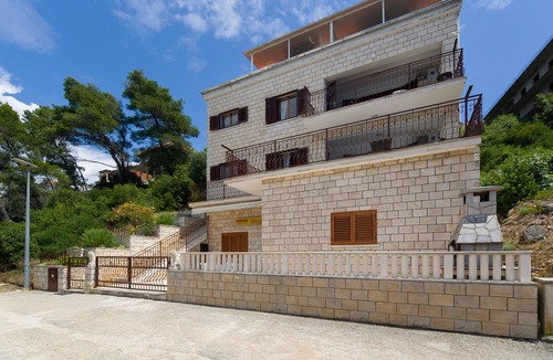Brna Apartment | Apartments Marija, (13471), Brna, hr