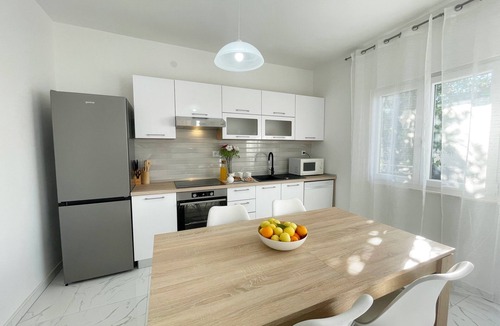 Vinisce Apartment | Apartments Marija, (14689), Vinišce, hr