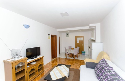 Vrpolje Apartment | Apartments Marinko (37171-A5) - Makarska