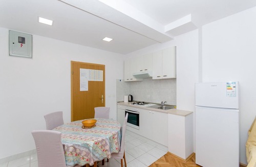 Vrpolje Apartment | Apartments Marinko (37171-A5) - Makarska
