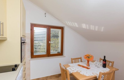 Hodilje Apartment | Apartments Memunić - One Bedroom Apartment with Garden View
