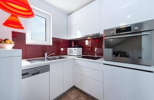 Babin Kuk Apartment | Apartments Meri & Karla - Two Bedroom Apartment with Balcony and Sea View
