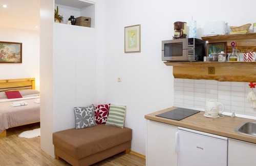 Korenica Apartment | Apartments Milan, (16063), Korenica, hr