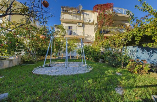 Grebastica Apartment | Apartments Nada (57041-A1) - Grebastica