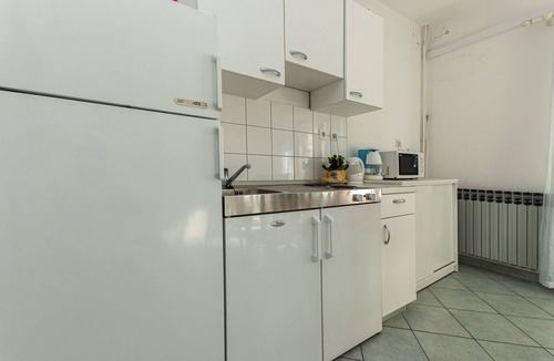 Dugi Rat Apartment | Apartments Near Beach (90351-A1) - Dugi Rat