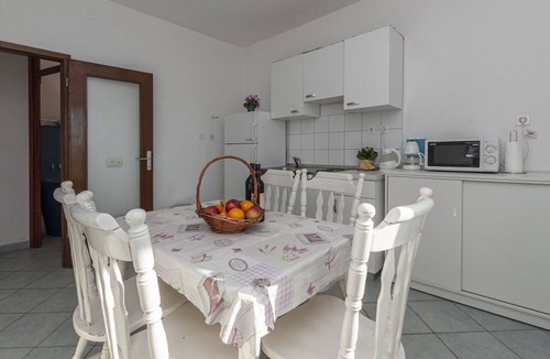 Dugi Rat Apartment | Apartments Near Beach (90351-A1) - Dugi Rat