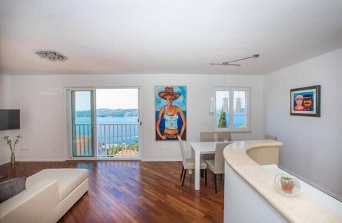 Orasac Apartment | Apartments Nina - Two-Bedroom Apartment with Balcony and Sea View (Orašac)