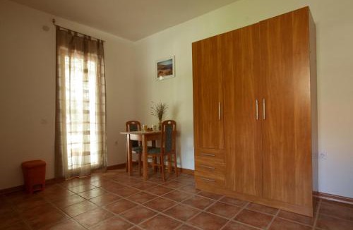 Vrboska Apartment | Apartments Pinus