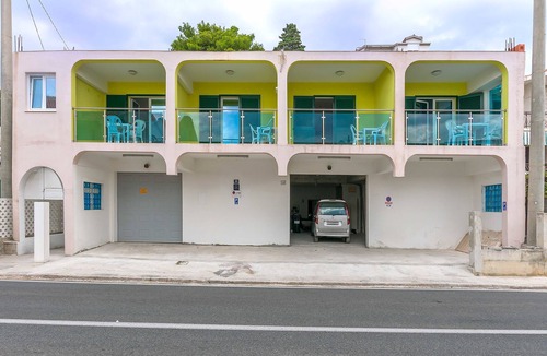 Dugi Rat Apartment | Apartments Road star (74741-A1) - Mali rat