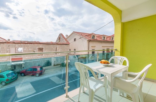 Dugi Rat Apartment | Apartments Road star (74741-A2) - Mali rat