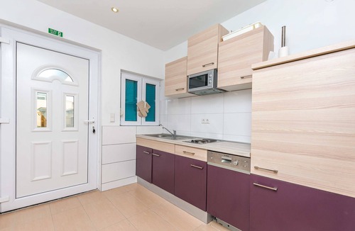 Dugi Rat Apartment | Apartments Road star (74741-A4) - Mali rat