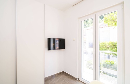 Kupari Apartment | Apartments & Rooms Barišić - Standard One-Bedroom Apartment with Balcony and Garden View