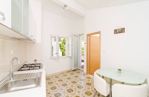Kupari Apartment | Apartments & Rooms Barišić-Comfort One Bedroom Apartment with Balcony and Garden View (Apt Preko-5)