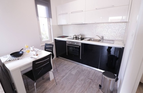Zrce House | Apartments & Rooms Danivan Pool Villas