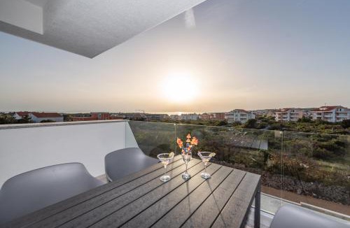 Zrce Apartment | Apartments & Rooms Pool Villas Maris