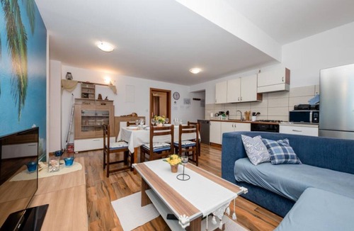 Mundanije Apartment | Apartments Scerbe Gordana & Miljenko Rab - Three Bedroom Apartment with Terrace (2)