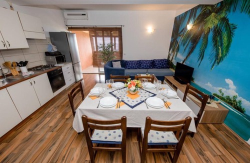 Mundanije Apartment | Apartments Scerbe Gordana & Miljenko Rab - Three Bedroom Apartment with Terrace (2)