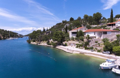 Bobovisca Apartment | Apartments Seaside (81311-A1) - Bobovisce