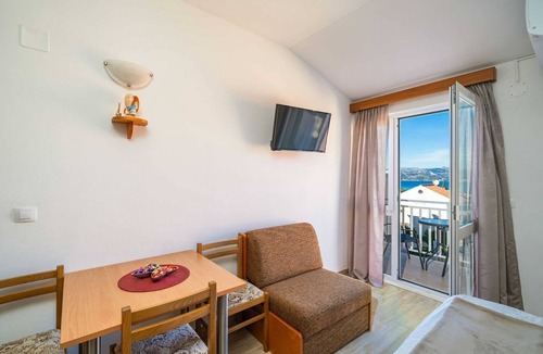 Cavtat Apartment | Apartments Senjo - Studio Apartment with Balcony and Sea View (Apartman 2)