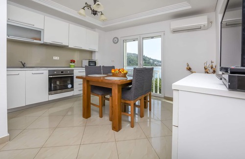 Podglavica Apartment | Apartments Silvana (23221-A1) - Rogoznica