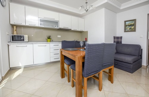 Podglavica Apartment | Apartments Silvana (23221-A2) - Rogoznica
