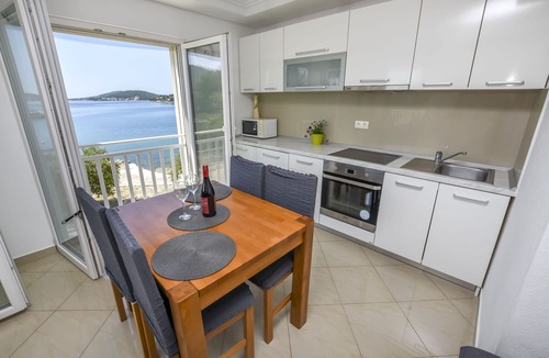 Podglavica Apartment | Apartments Silvana (23221-A2) - Rogoznica