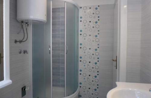 Split Apartment | Apartments Varos