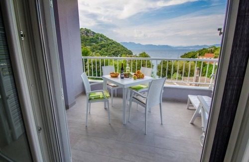 Orebic Apartment | Apartments Vesela - Comfort One Bedroom Apartment with Balcony and Sea View