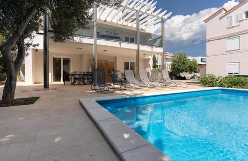 Novalja Apartment | Apartments Villa Amfora with Pool